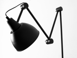 Vägglampa CustomForm Coben Wall svart 150 cm med guldfärgad skärminsida small 3
