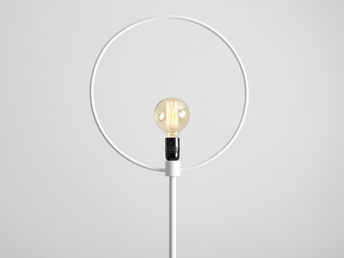 Kontrollera CustomForm BULLET FLOOR golvlampa vit RAL 9003, E27